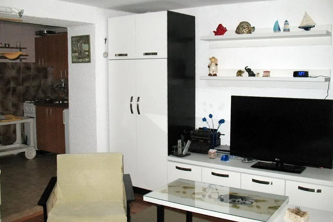Apartments With Wifi Novi Vinodolski - 2382